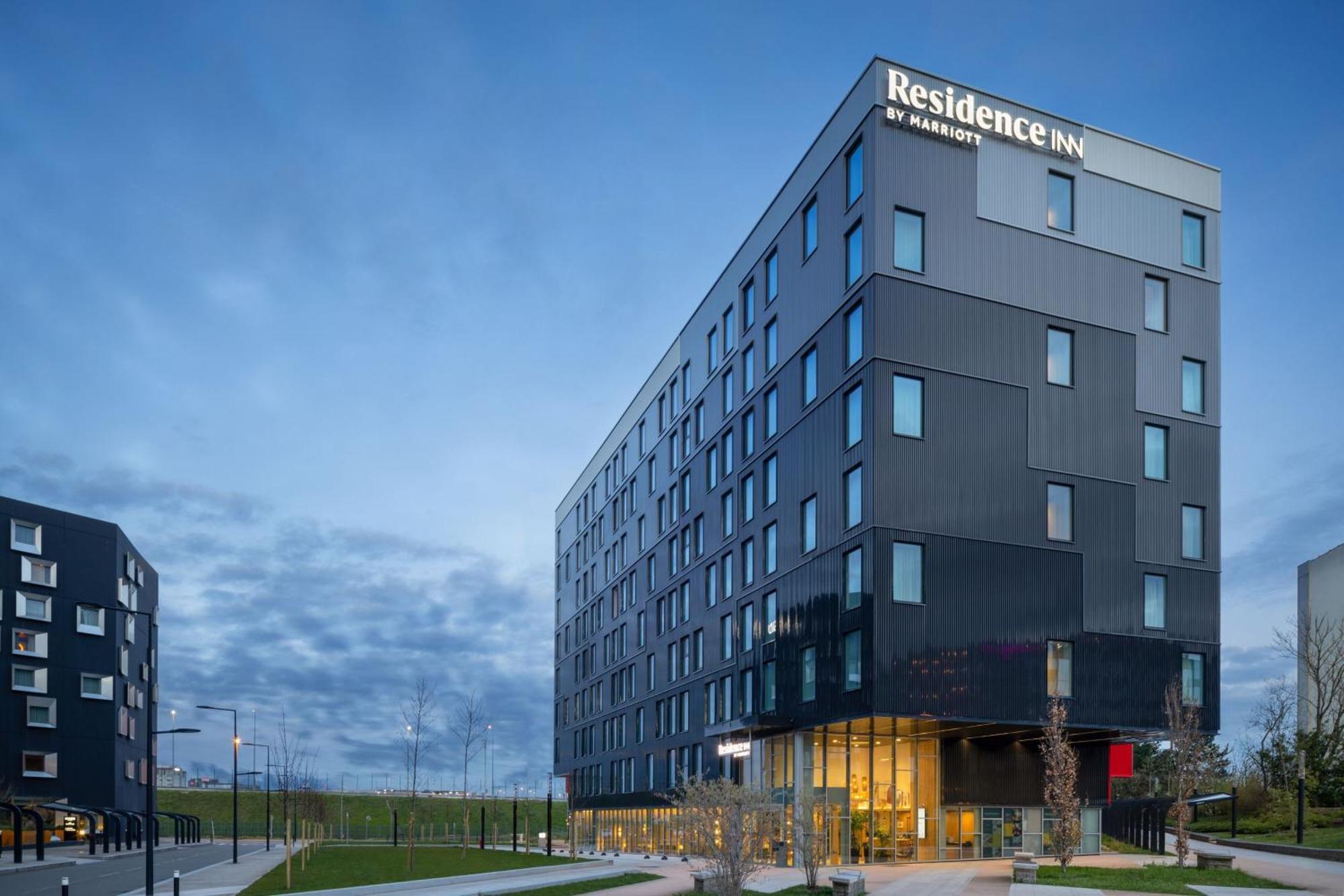Residence Inn By Marriott Paris Charles De Gaulle Central Airport Роаси ан Франс Екстериор снимка